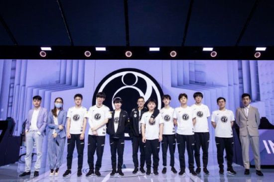 南京大学在江苏省大学生知识产权辩论赛中夺冠